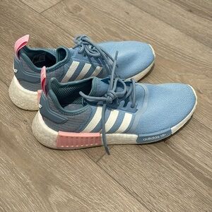 Adidas Sneakers